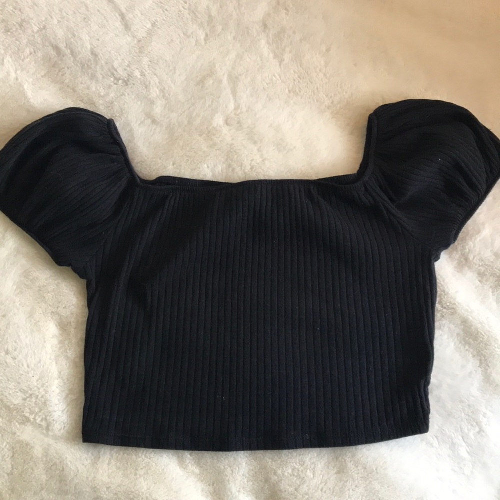 Black ribbed cap sleeve tee